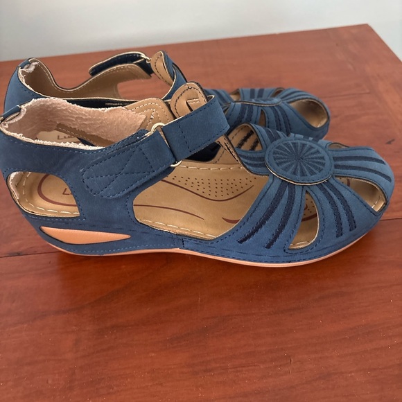 Luo Ge Blue Comfort Sandals Velcro Strap Fits 8–8.5 - Picture 3 of 9